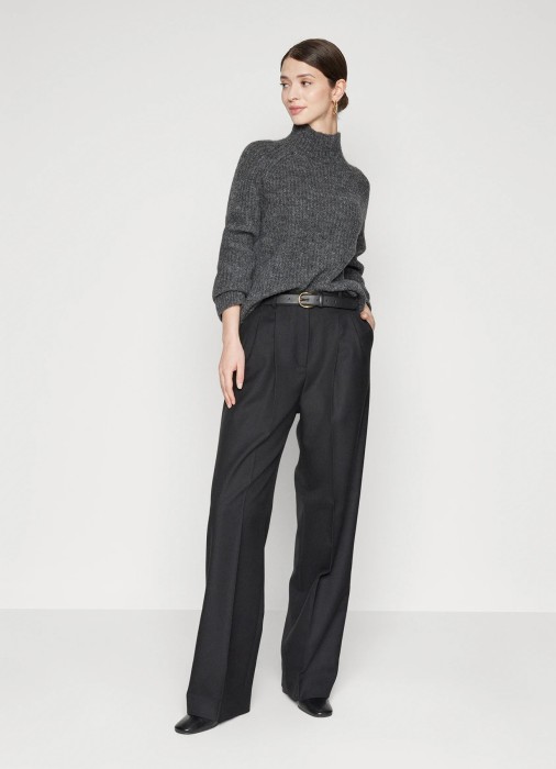 брюки женские takua1  по цене 30640 руб вид справа