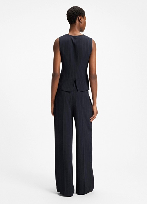 Товар синего цвета с внутренней стороны