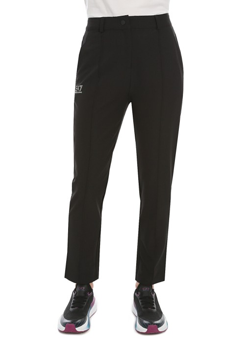 Товар черного цвета с внутренней стороны