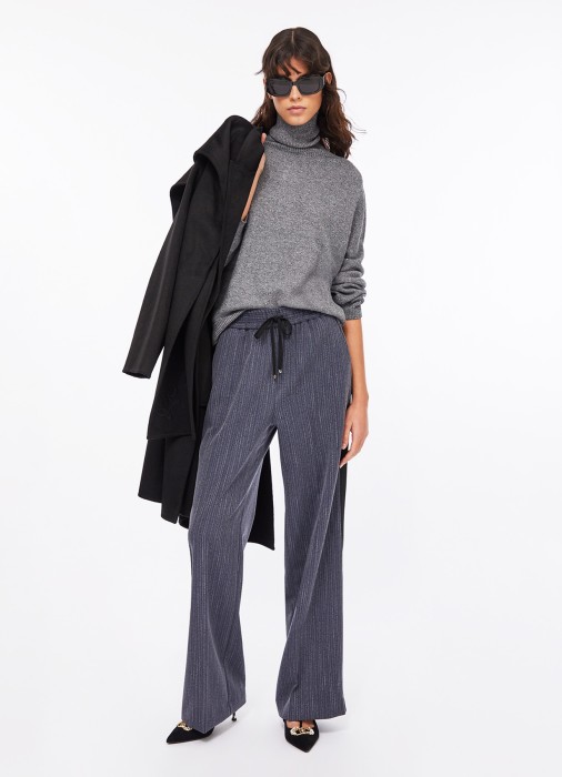 брюки женские  из полиэстера спереди