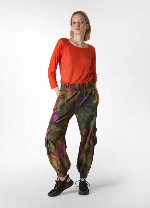 Товар разноцветного цвета с внутренней стороны