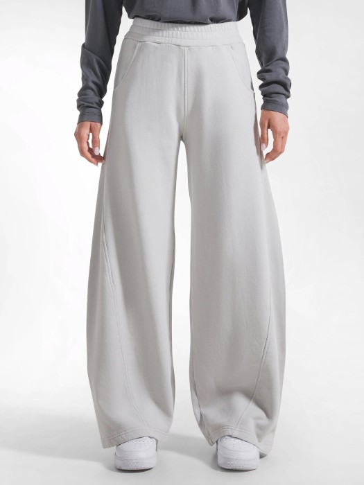 Товар серого цвета с внутренней стороны