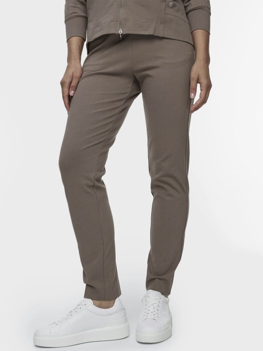 брюки женские  из вискозы спереди