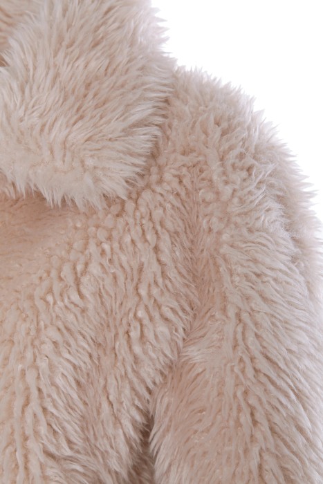 Товар бежевого цвета с внутренней стороны