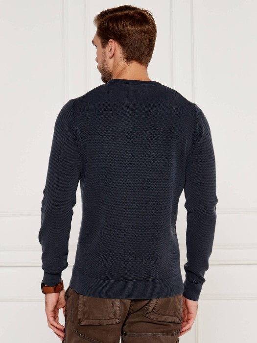 Товар синего цвета с внутренней стороны