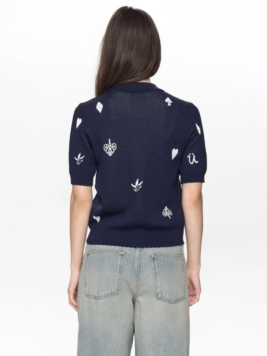 Товар синего цвета с внутренней стороны