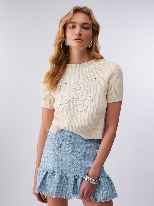 Товар бежевого цвета с внутренней стороны