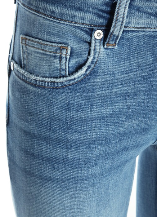 джинсы-клеш женские  универсального стиля с лицевой стороны