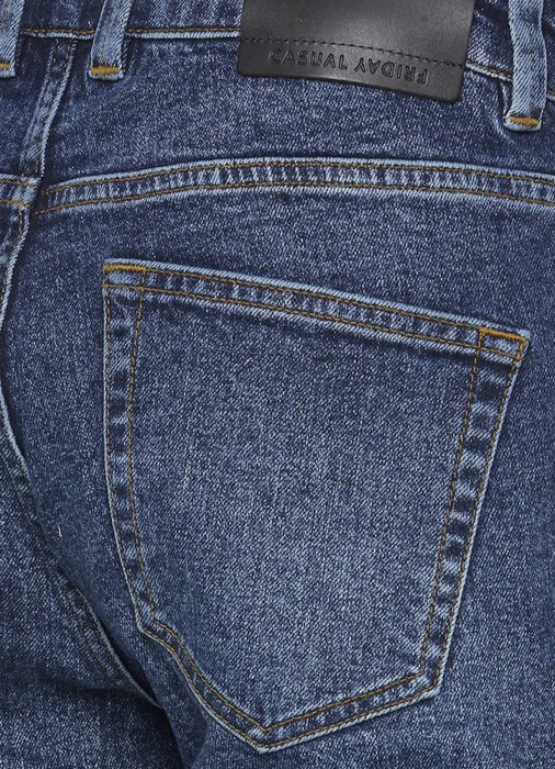 Товар синего цвета с внутренней стороны