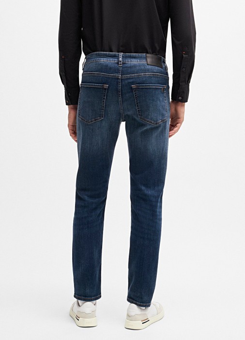 Товар синего цвета с внутренней стороны