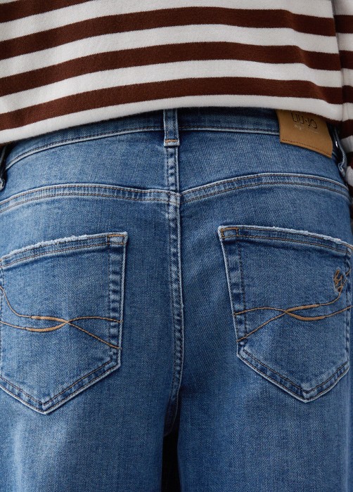 Товар с артикулом UA6200DS057 вид сзади