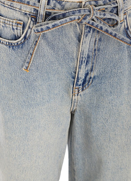 Товар синего цвета с внутренней стороны