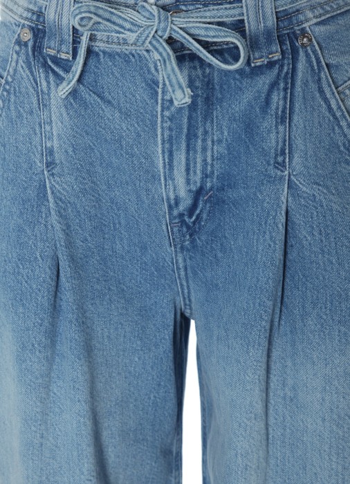 Товар голубого цвета с внутренней стороны