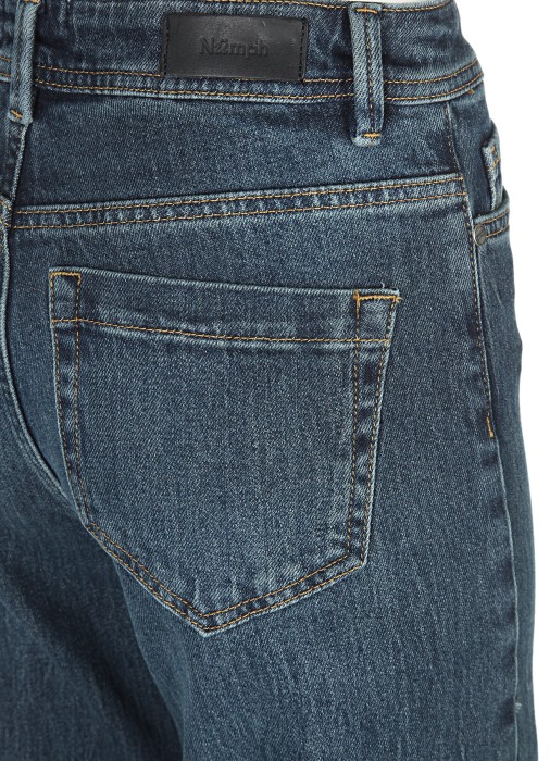 Товар синего цвета с внутренней стороны