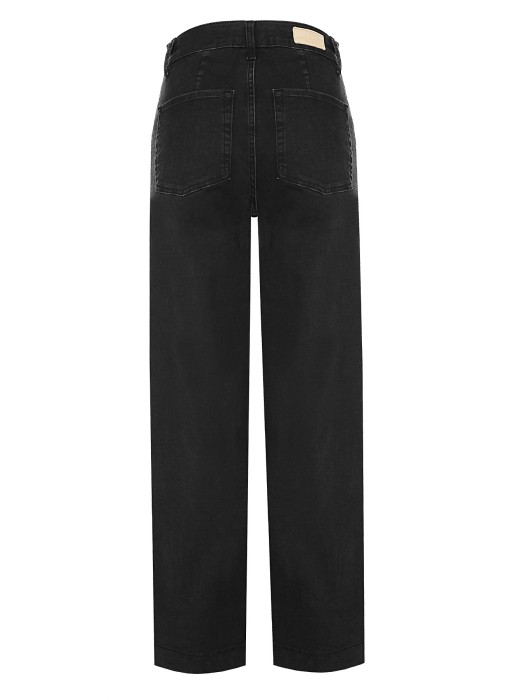 Товар черного цвета с внутренней стороны