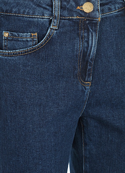 Товар синего цвета с внутренней стороны