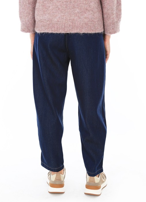 Товар синего цвета с внутренней стороны