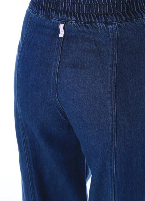 джинсы женские  из дании вид сбоку