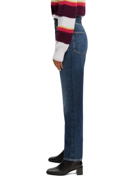 Товар синего цвета с внутренней стороны