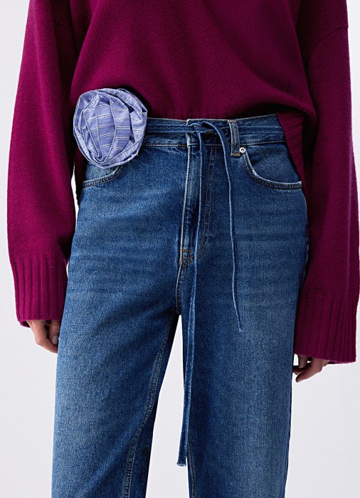 джинсы женские  повседневного стиля с лицевой стороны