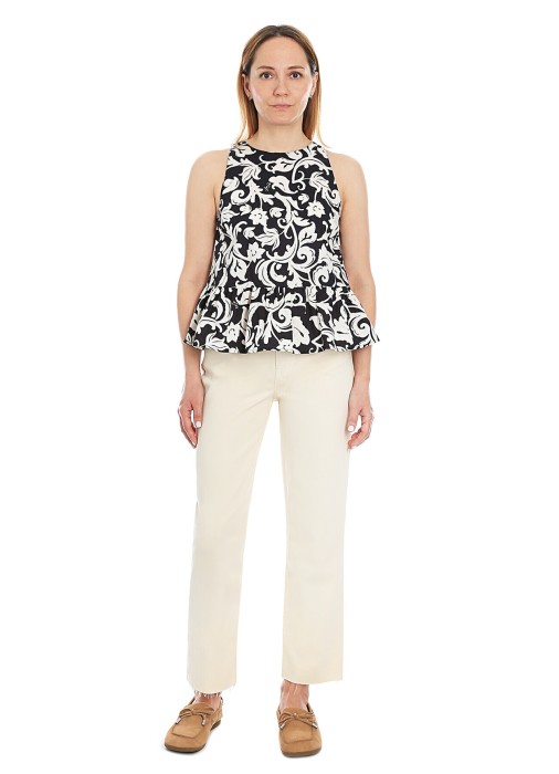 Товар бежевого цвета с внутренней стороны