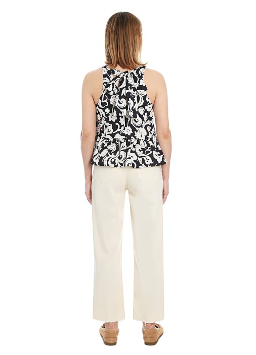 джинсы женские  из хлопка спереди