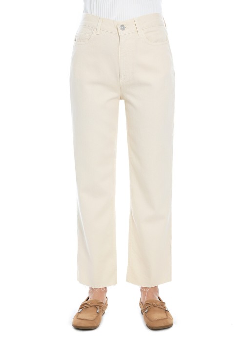 джинсы женские  классического стиля с лицевой стороны