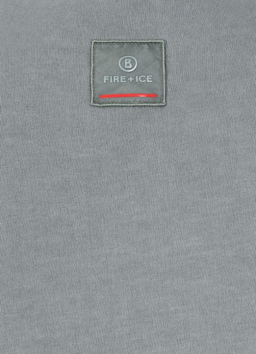 Товар зеленого цвета с внутренней стороны