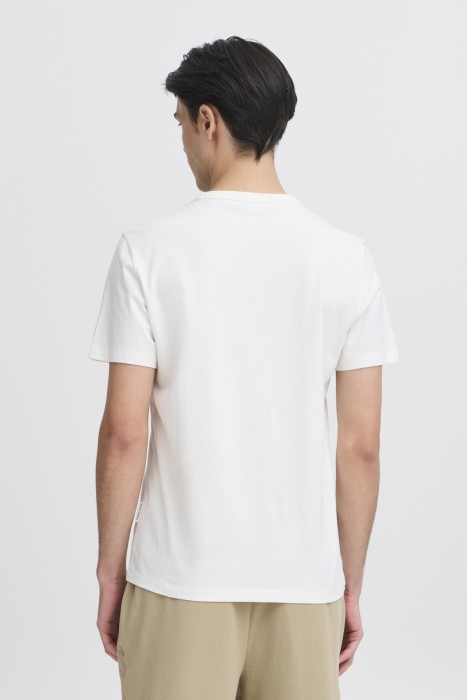 Товар белого цвета с внутренней стороны