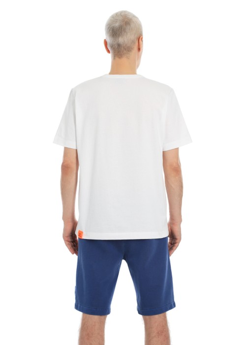 Товар белого цвета с внутренней стороны