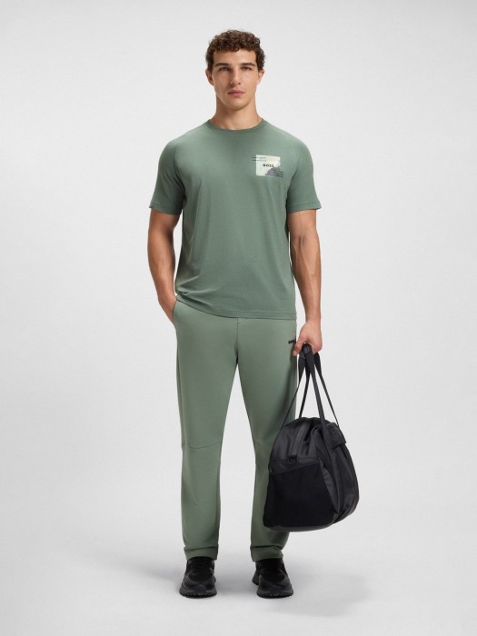 Товар зеленого цвета с внутренней стороны