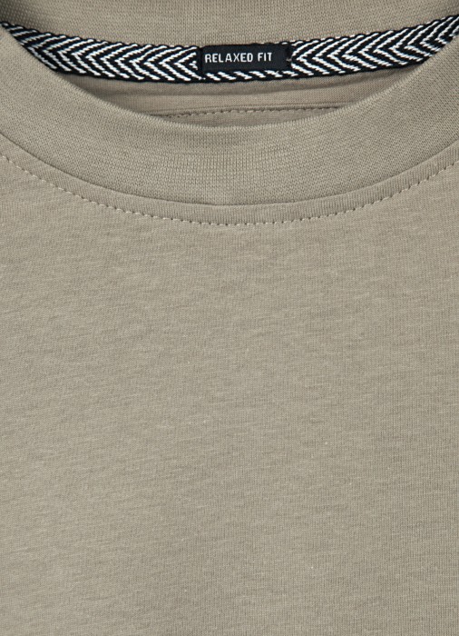 футболка мужская  по цене 6900 руб вид справа