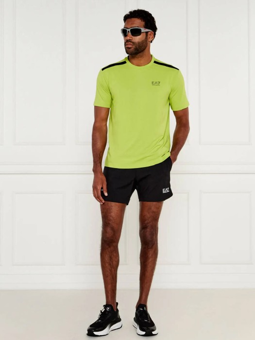 футболка мужская  из италии вид сбоку