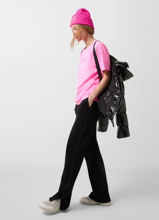 Товар розового цвета с внутренней стороны