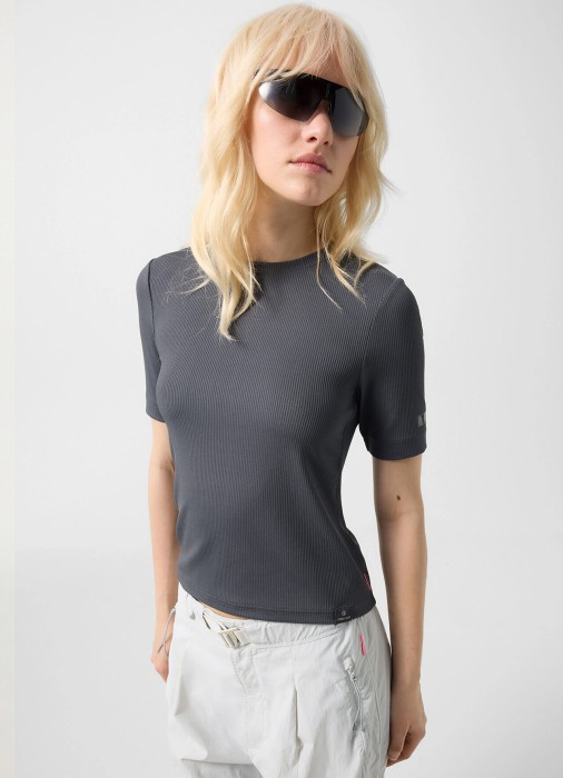 Товар серого цвета с внутренней стороны