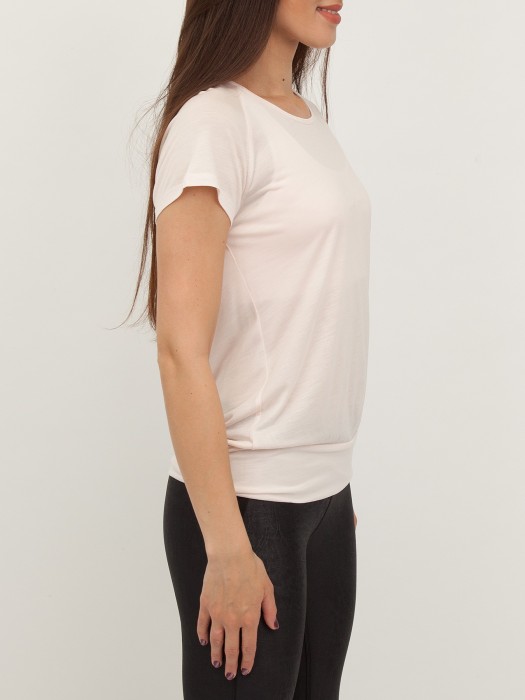 футболка женская fluid tee  по цене 7120 руб вид справа