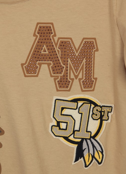 Товар бежевого цвета с внутренней стороны