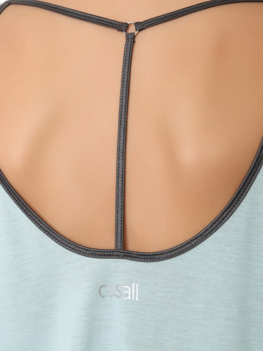 Товар голубого цвета с внутренней стороны