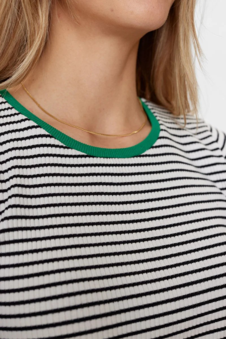 футболка женская lara  из америки вид сбоку