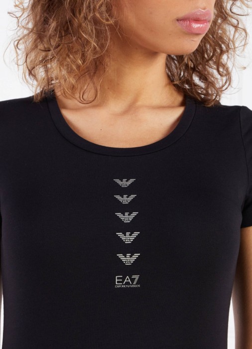 Товар черного цвета с внутренней стороны