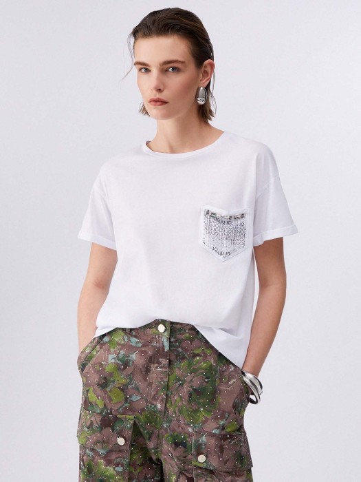 Товар белого цвета с внутренней стороны