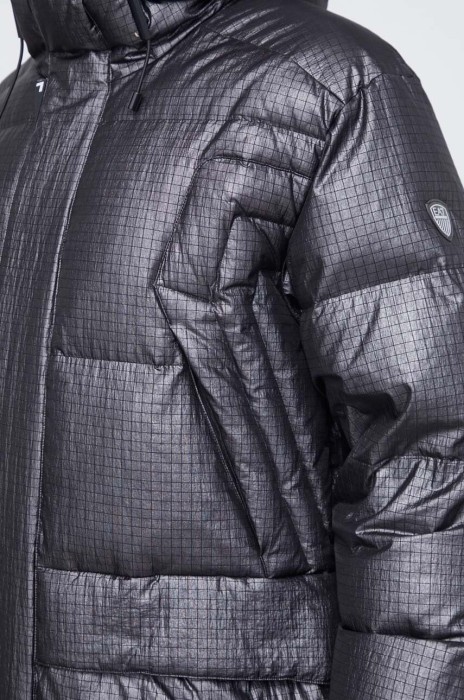 глянцевый пуховик down jacket  из италии вид сбоку