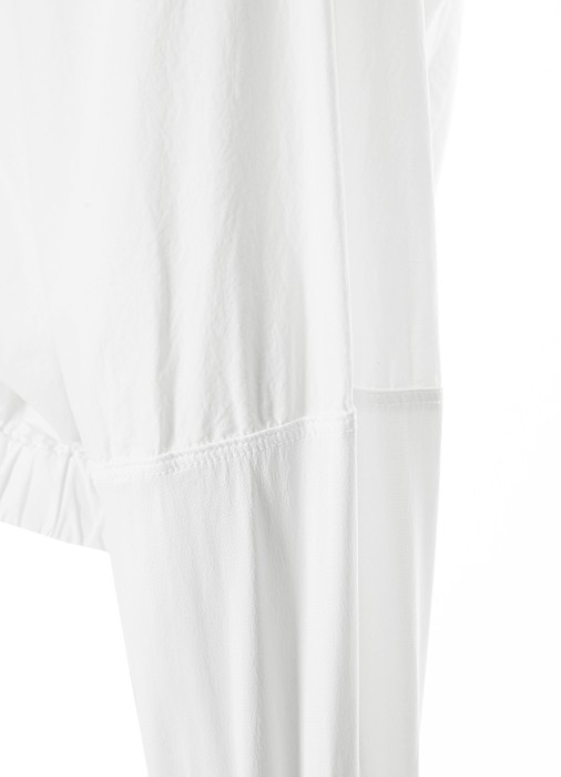 Товар черного цвета с внутренней стороны