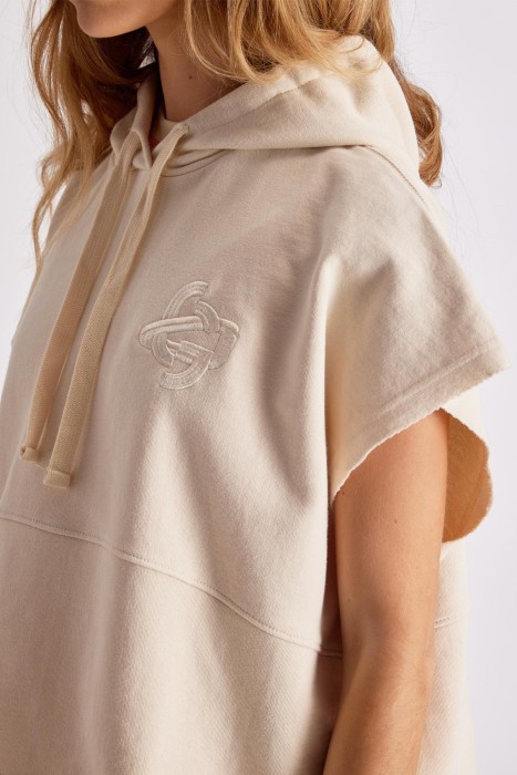 Товар бежевого цвета с внутренней стороны