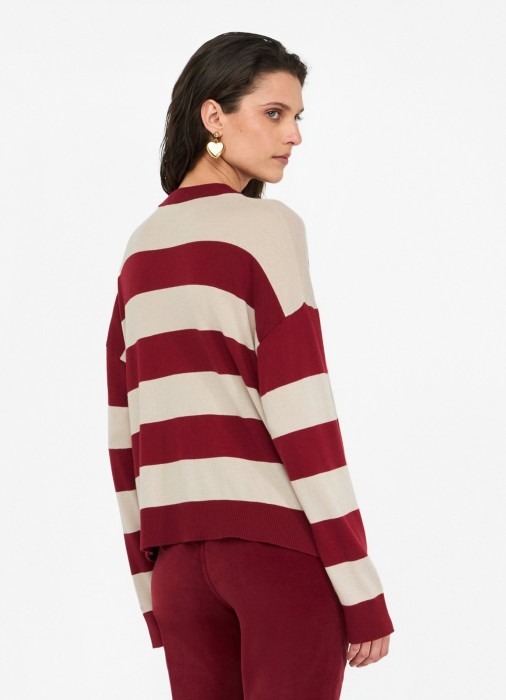 Товар разноцветного цвета с внутренней стороны