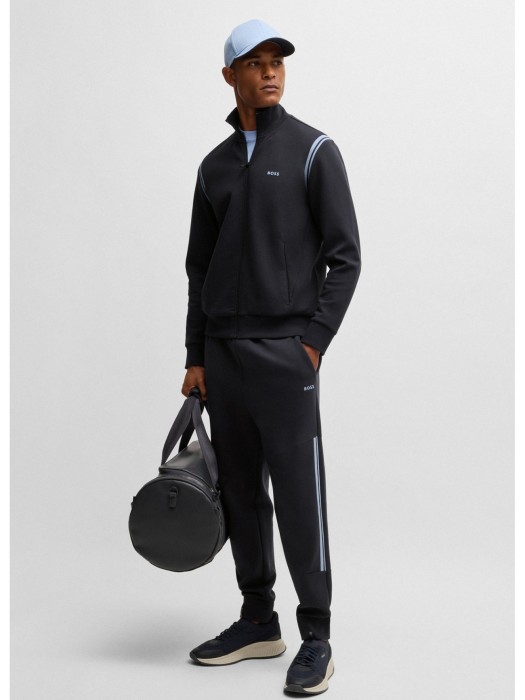 костюм мужской tracksuit set  от бренда boss вид слева