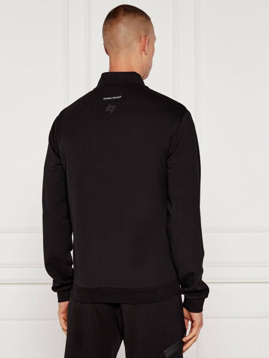 костюм мужской  спортивного стиля с лицевой стороны