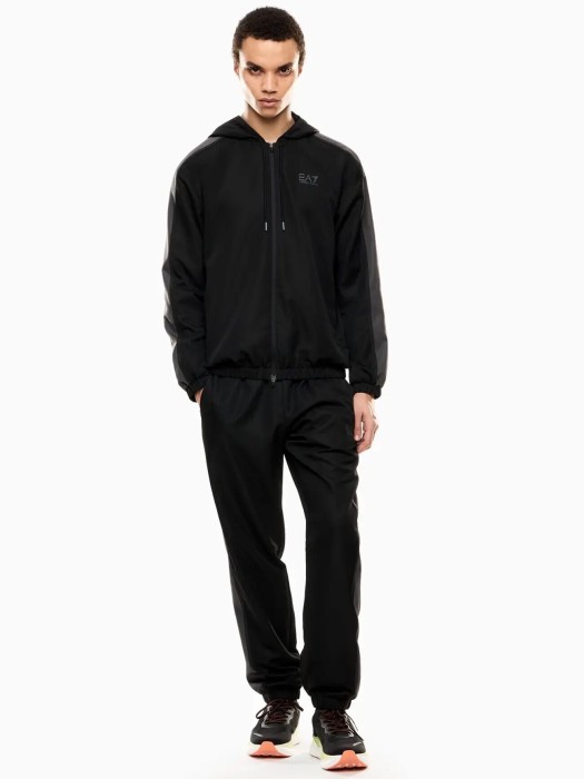 костюм мужской  по цене 32800 руб вид справа