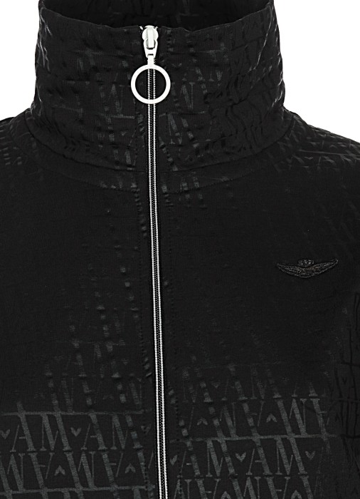 Товар черного цвета с внутренней стороны