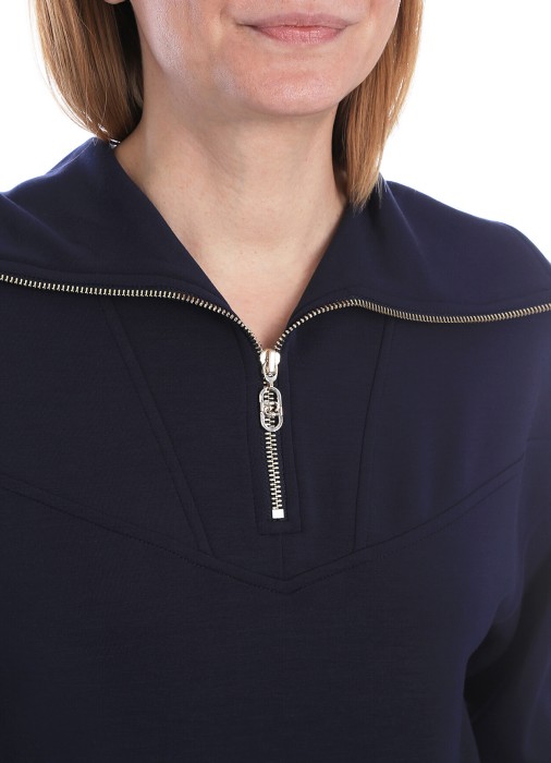 костюм женский  по цене 28400 руб вид справа